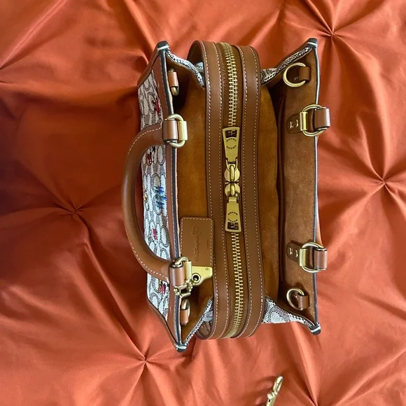 Disney X Coach Mickey & Friends Rogue bag - Picture 8 of 12